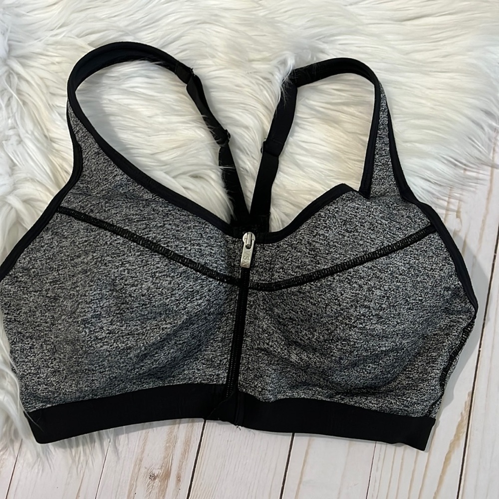 Victoria’s Secret VSX sports bra size 34C